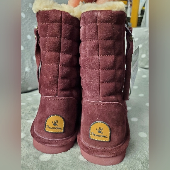 Brand New, Never worn, BearPaw Short Wide boots - Picture 8 of 13